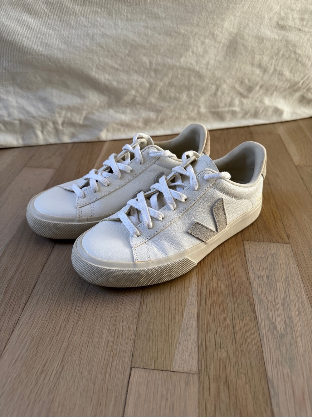 Veja Campos Women’s Sneakers - size 39 (size 8)